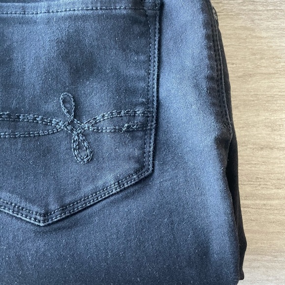 Denizen from Levi’s cropped jeans - Picture 9 of 9